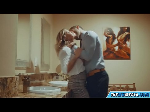❤️ Amikor egy bögyös szőke elcsábít egy nyilvános WC-ben Anal pornó at hu.sexeey.ru ❌️❤